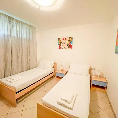Homiday - Villaggio Pineto