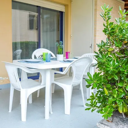 Homiday - Villaggio Pineto