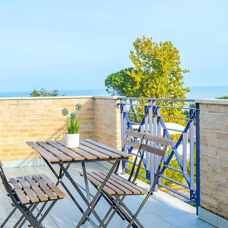 Homiday - Bay Village Apartment Pineto