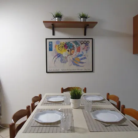 Homiday - Bay Village Apartment *
