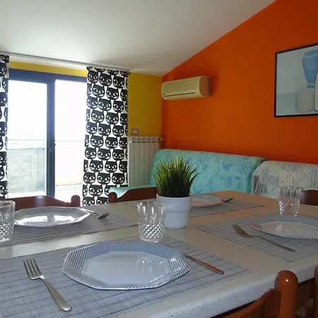 Homiday - Bay Village Apartment *