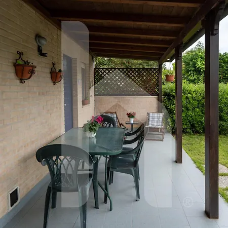 Apartment Homiday - Bay Village Pineto