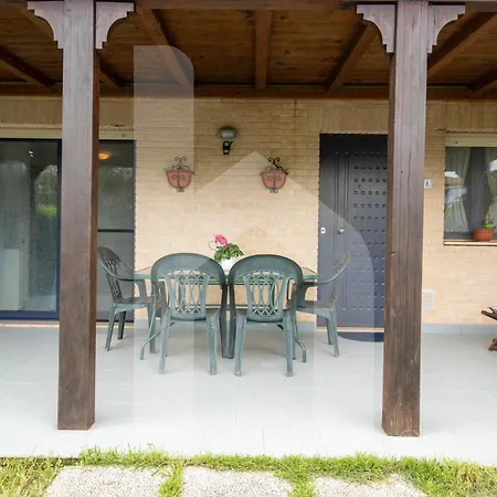 Homiday - Bay Village Pineto