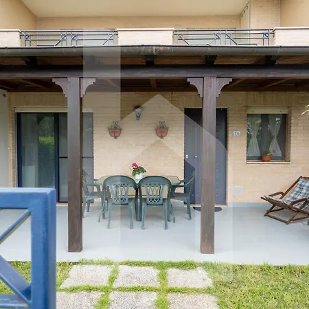 Homiday - Bay Village Apartment Pineto
