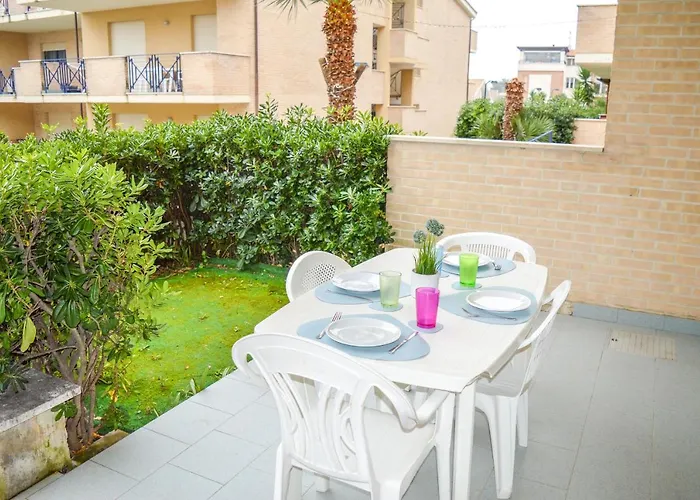 Homiday - Villaggio Pineto