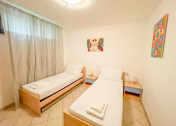 Homiday - Villaggio Pineto