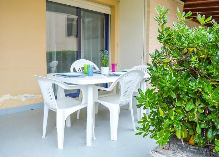 Homiday - Villaggio Pineto