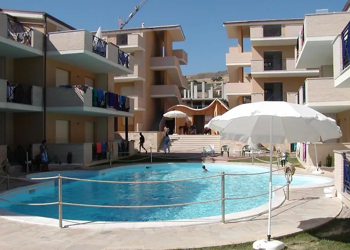 Homiday - Villaggio Lägenhet Pineto